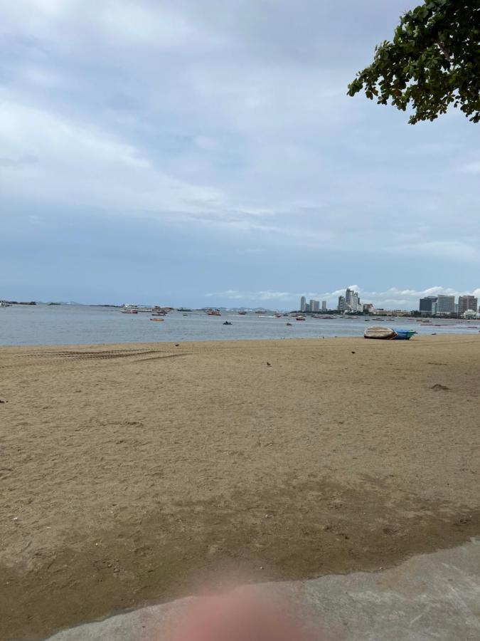 Lewiinski'S Hotel Pattaya Esterno foto